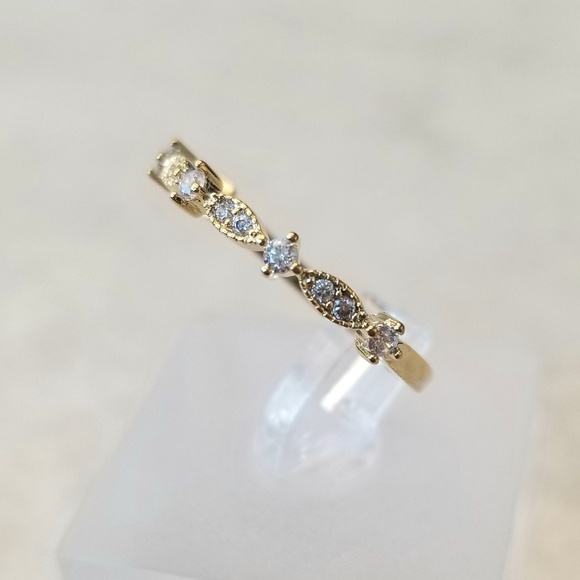 18k Stack Band - Picture 6 of 9